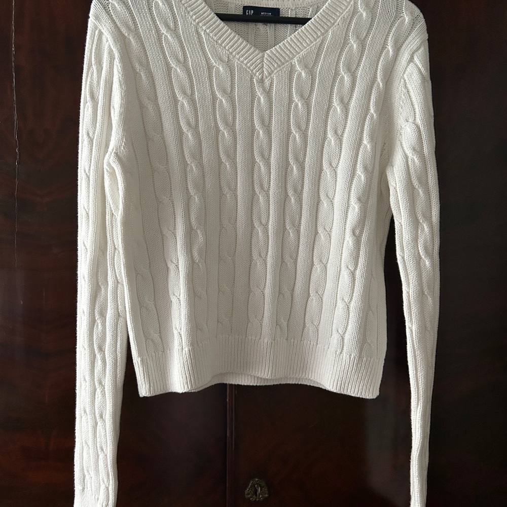 Gap Women's Size Medium White Cable Knit V-Neck Sweater